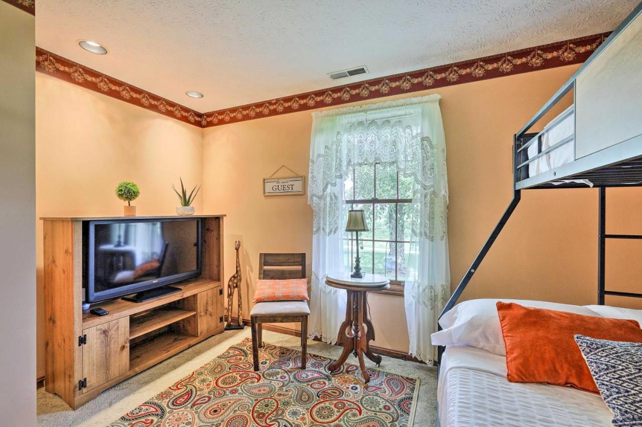Villa Charming Williamstown Retreat With Private Yard Exterior foto